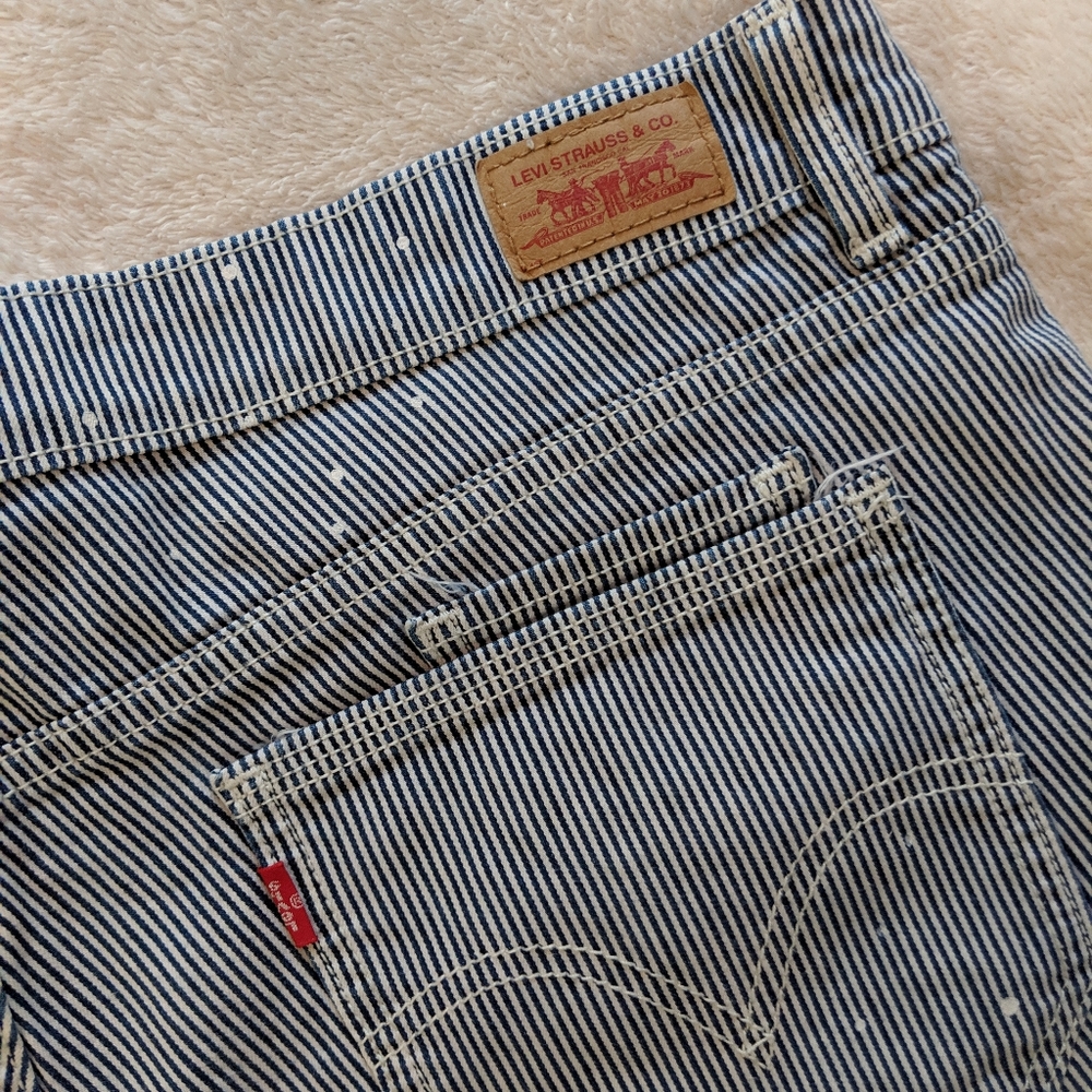 Levi's Mid Rise Striped Jean Shorts size 13 - Picture 5 of 7